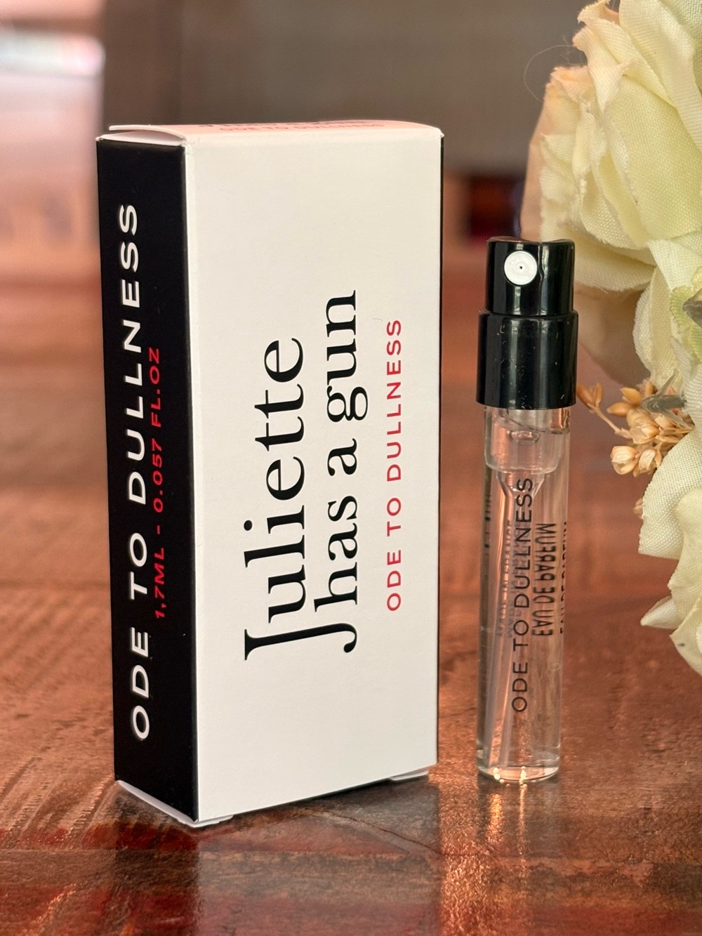 NEW Juliette Has A Gun ODE TO DULLNESS Sample Spray!